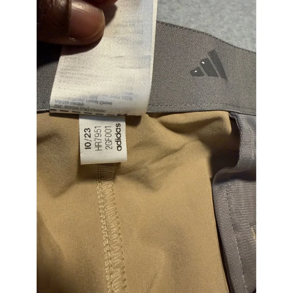Adidas Mens Ultimate365 Golf Shorts Tan Khaki Size 38 HR7951 Performance Stretch